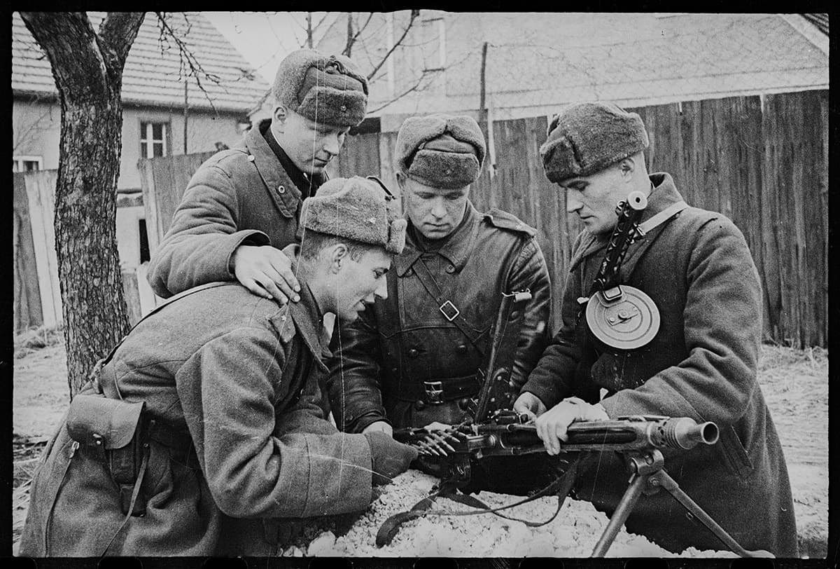 Немцы ебут телок в 1944 год